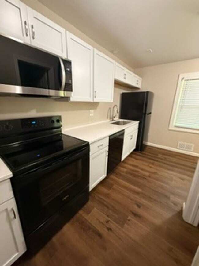 Building Photo - 309 Hawthorne Ct