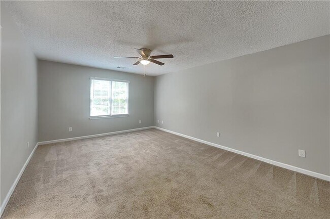 Building Photo - 2671 Ashley Dr