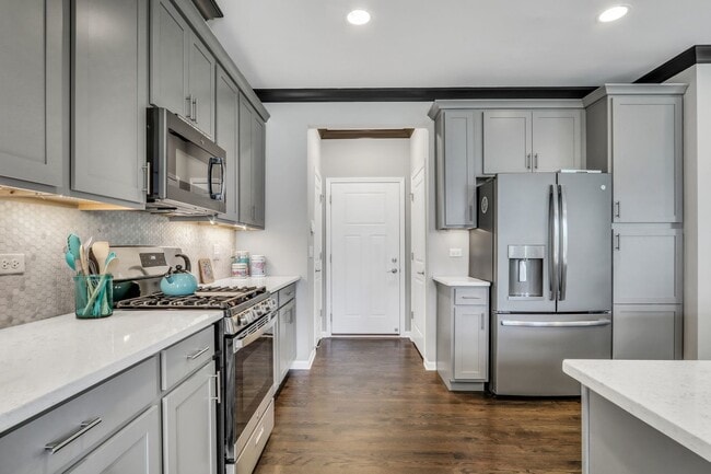 Building Photo - 3227 N Heritage Ln