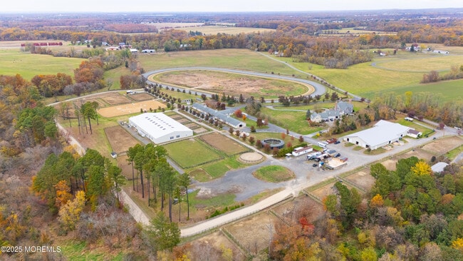 Building Photo - 52 Hill Rd