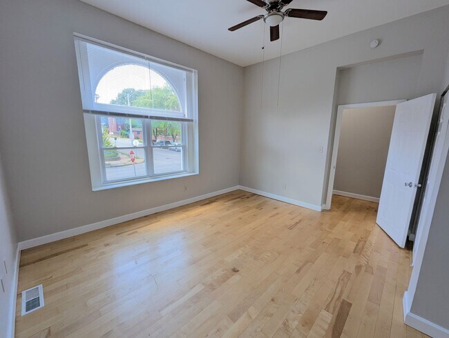Building Photo - 2600 S Compton Ave
