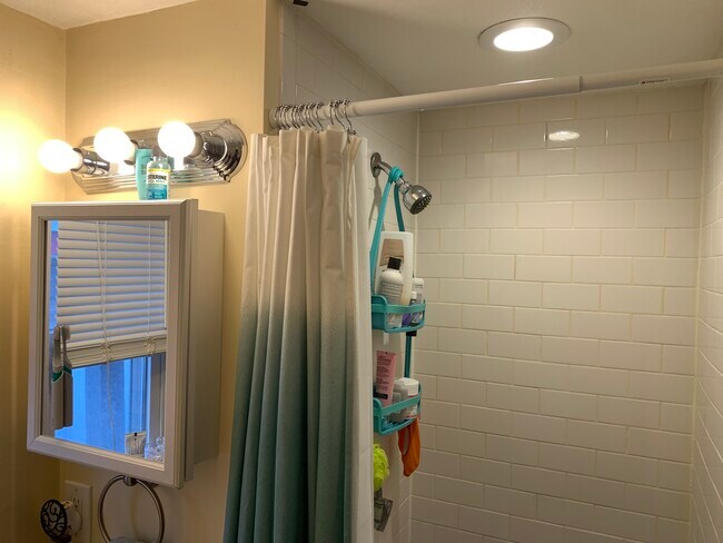 Building Photo - 5-7 Blake St. Unit 1