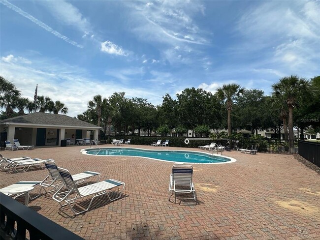 Building Photo - 1280 Priory Cir