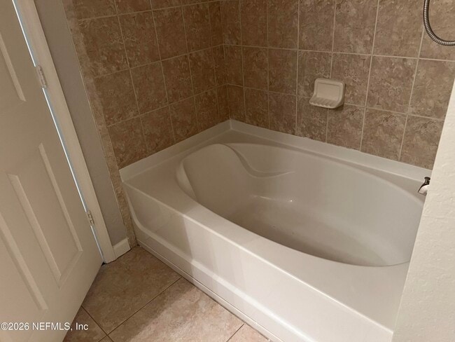 Building Photo - 1001 Monument Rd