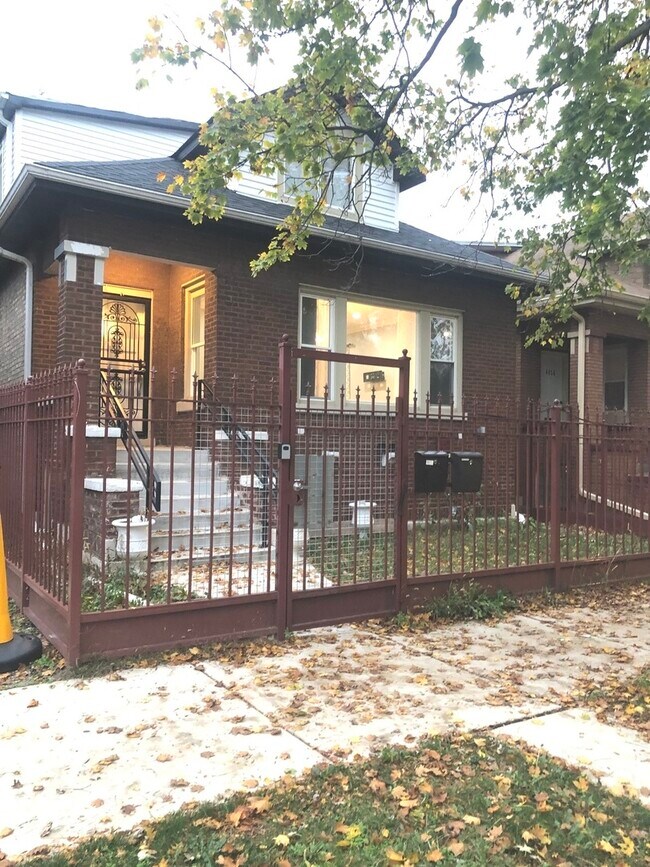 Primary Photo - 4858 W Concord Pl