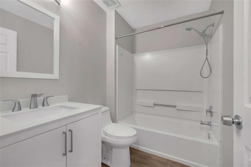 Building Photo - 1948 Detroit Ave NW