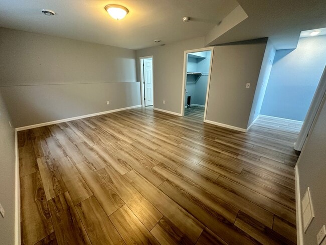 Building Photo - 4 Bedroom House!