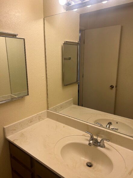 Building Photo - 3530 N Tucson Blvd