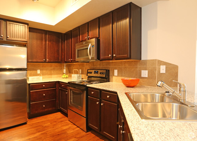 1BD,1BA- Venice - 952 SF - Kitchen - Mansions at Timberland