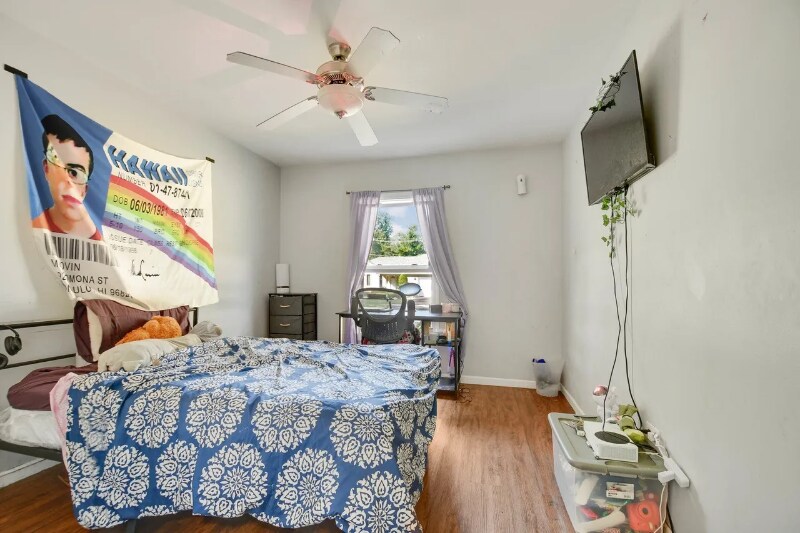 Building Photo - 837 Hamlin Ave