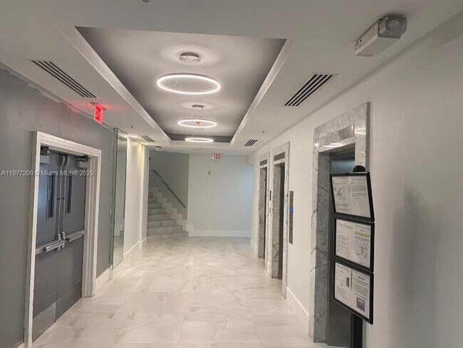 Building Photo - 3001 S Ocean Dr