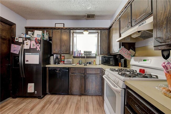 Building Photo - 330 Overton Dr
