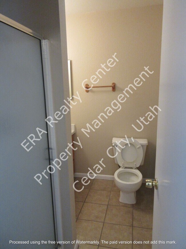 Building Photo - 467 N 300 W