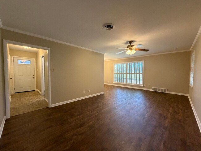 Building Photo - 4416 Granbury Rd