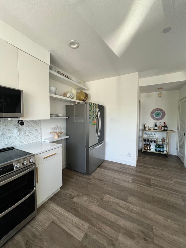 Building Photo - Coastal Living at Pleasure Point - Stunnin...