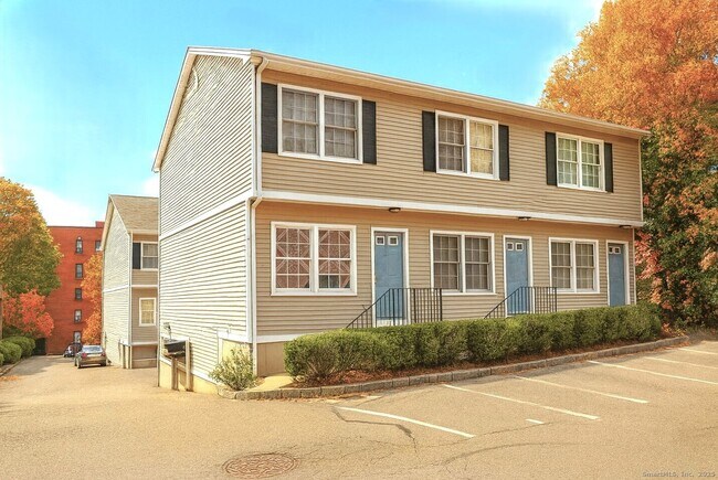 Primary Photo - 48 Strawberry Hill Ave