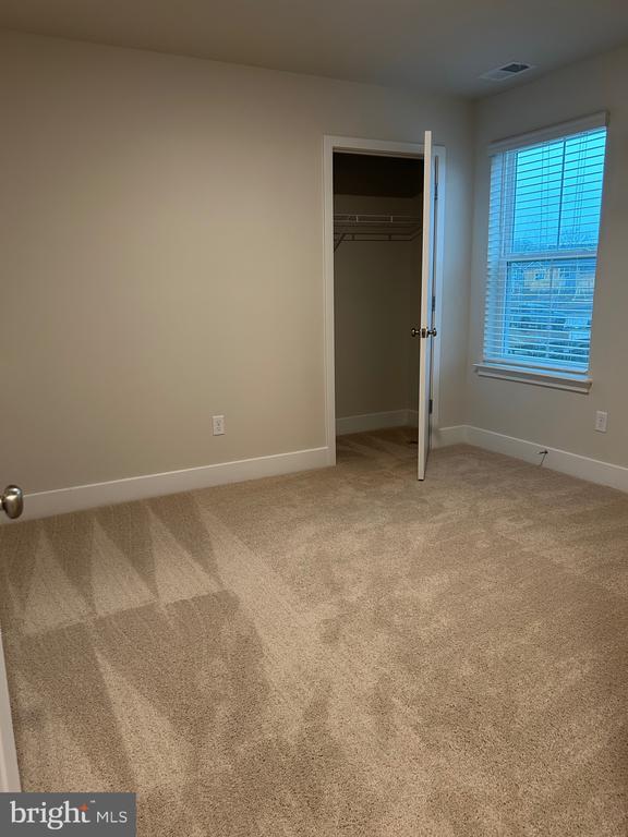 Building Photo - 140 Wappinger Ter