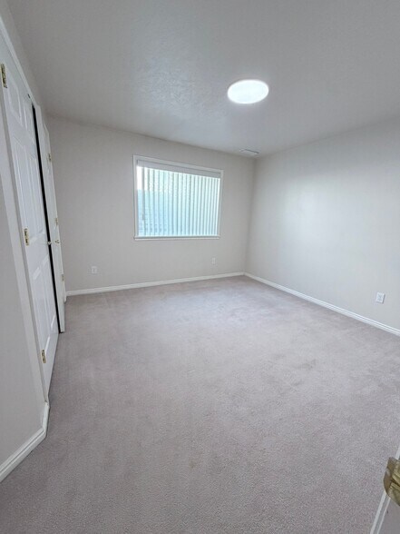 Building Photo - 10177 S Silver Streak Dr