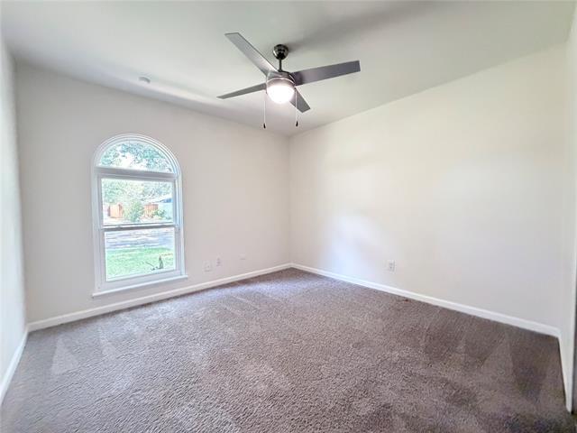 Building Photo - 407 Ivy Way