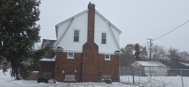 Building Photo - 10428 Marne St