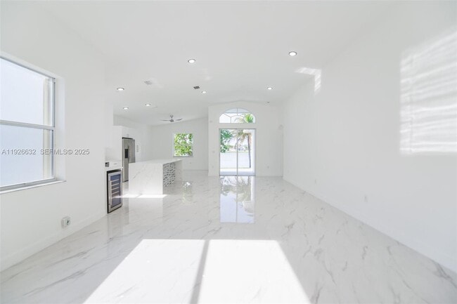 Building Photo - 5290 SW 134th Ave