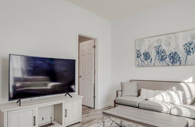 Building Photo - 4BR/2/5 Bath Home for Rent - Overlook at Eastwood - Two Car Garage!