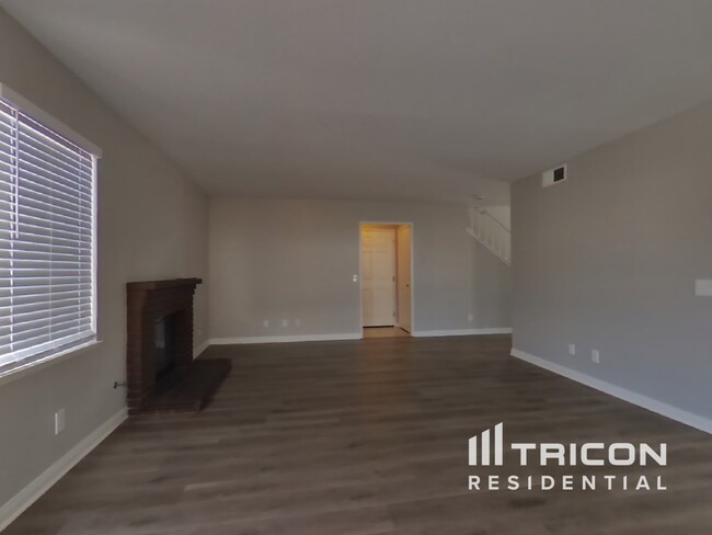 Building Photo - 531 Atwood Ct