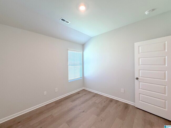 Building Photo - 302 Spanish Moss Ct