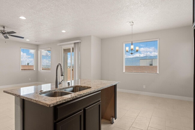 Building Photo - 4022 Silver Springs Road NE