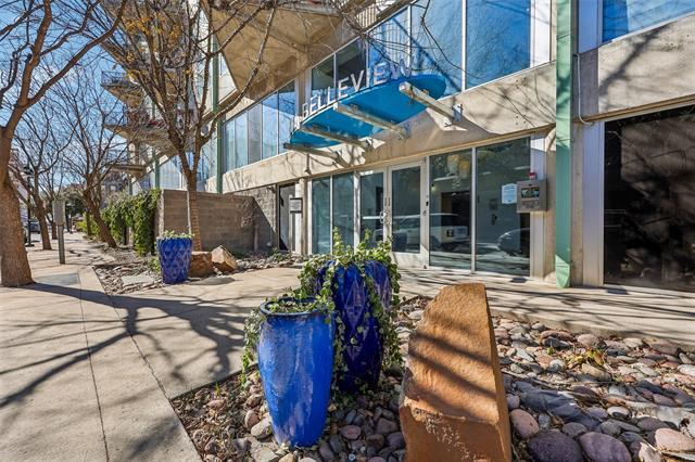 Building Photo - 1001 Belleview St