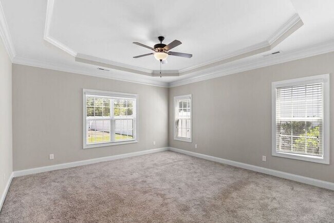 Building Photo - 5 Bedroom 3 Bath Home