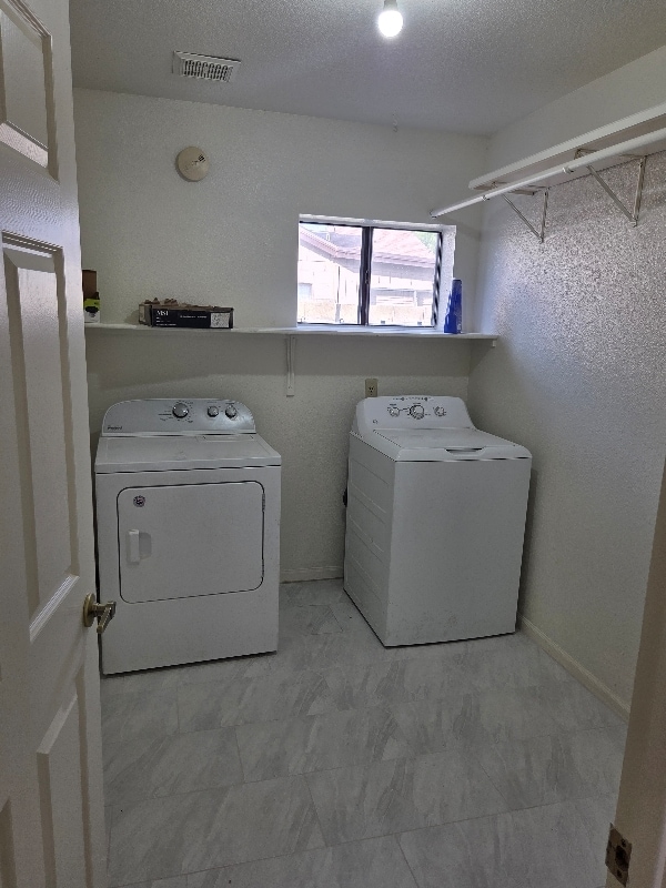 Building Photo - 8720 W Diana Ave