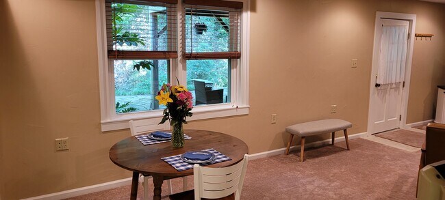 Nature, wildlife, and a creek in the back - 365 Ponderosa Dr