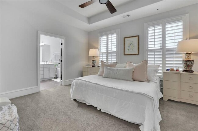 Building Photo - 885 3rd St