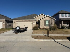 Building Photo - NEW 4 Bedroom in Joshua ISD. Move in special for the end of the year!