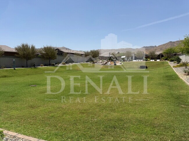 Building Photo - 1636 W Estes Way