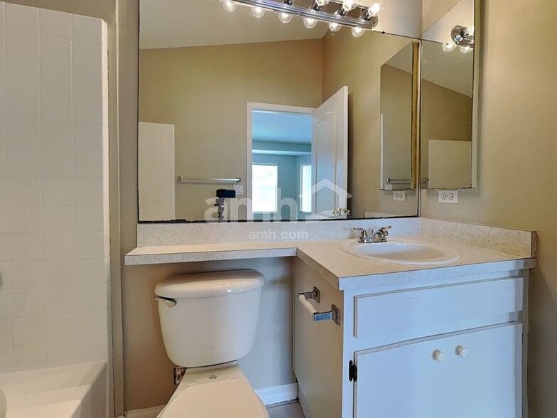 Building Photo - 1739 Mosaic Forest Dr