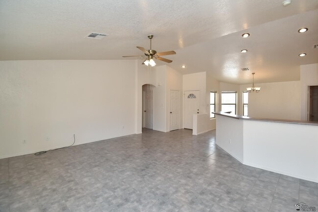 Building Photo - 10254 E 38th St
