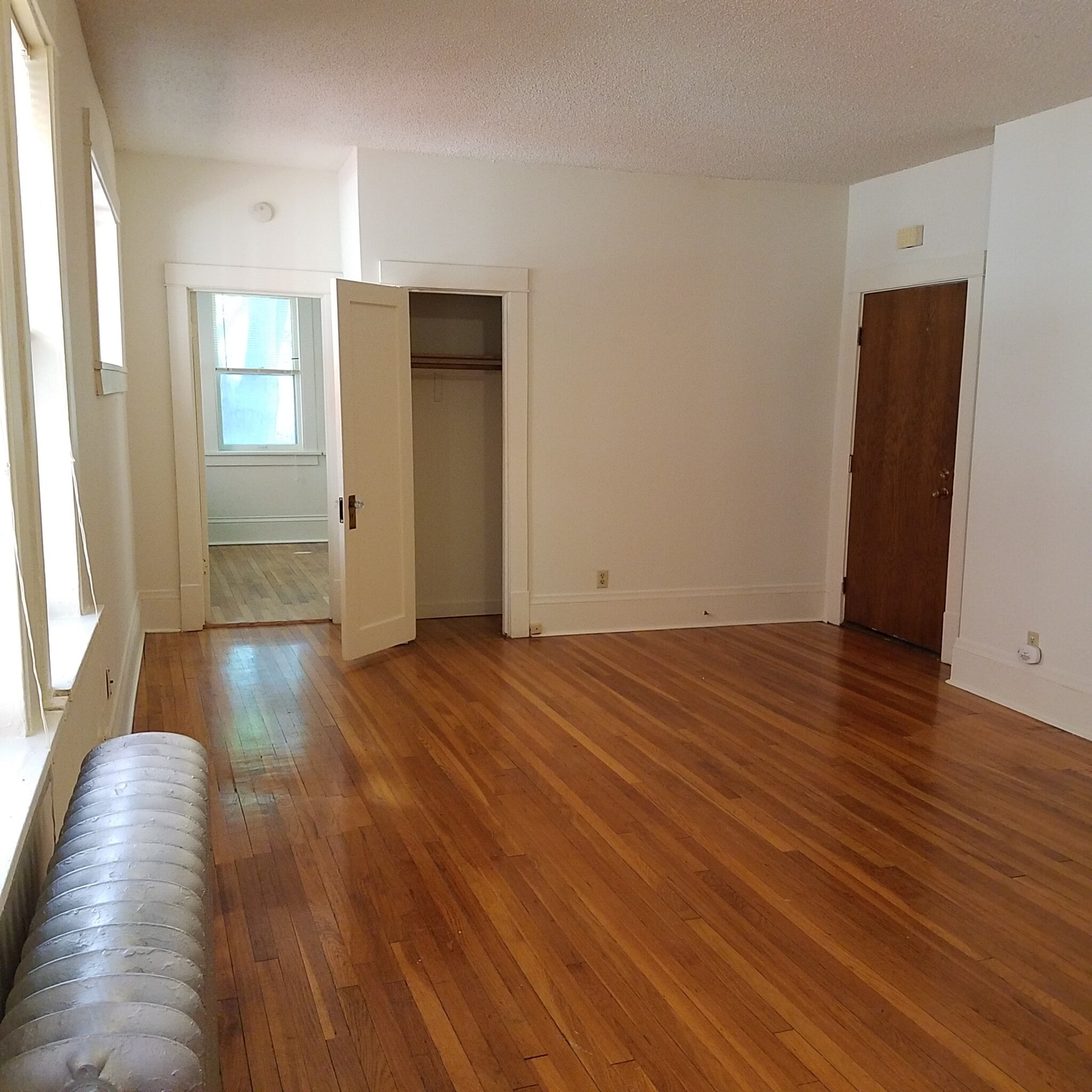 Building Photo - 93 N Milton St N