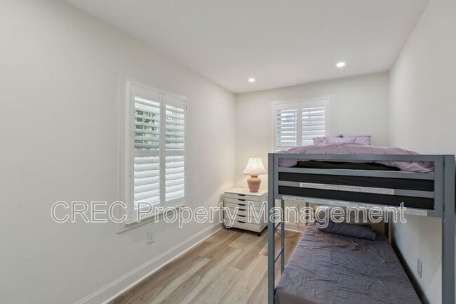 Building Photo - 2925 Alabama Dr