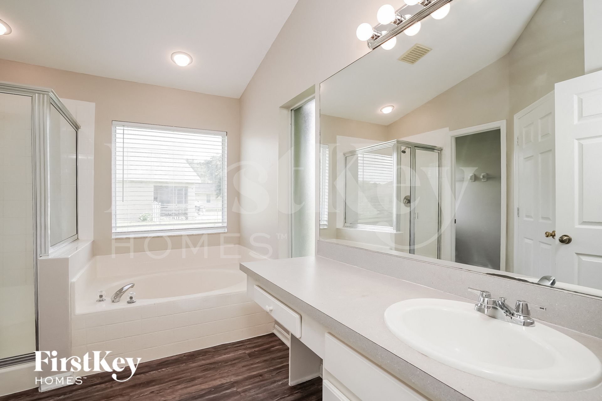 Building Photo - 1528 Graduate Ct