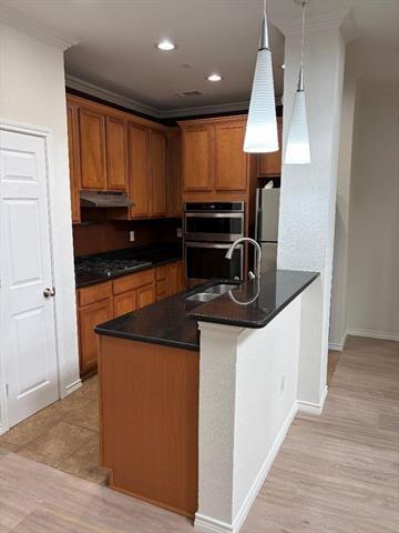 Building Photo - 2014 Azure Pointe
