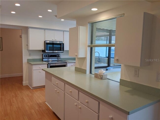 Building Photo - 3739 Glen Oaks Manor Dr