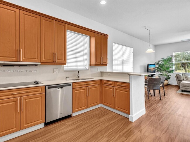 Building Photo - 754 Sunflower Cir