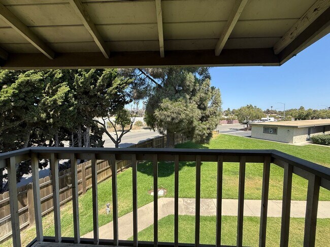 Building Photo - Large Two Story Condo with Two Car Detache...