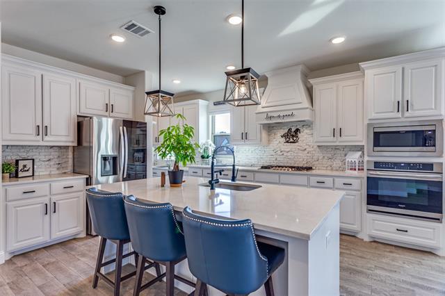 Building Photo - 7132 Aves St