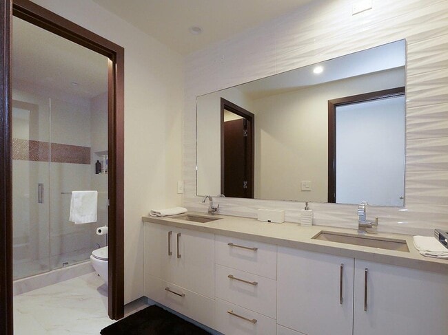 Building Photo - 1356 Vía Romero