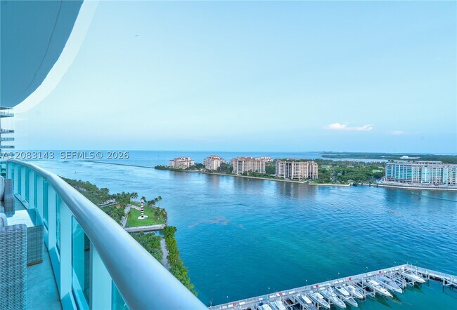 Building Photo - 1000 South Pointe Dr