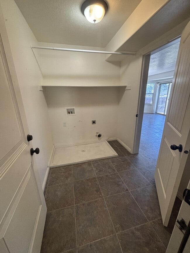 Building Photo - 3318 Quarter Mile Dr, Eagle Mountain, UT, ...