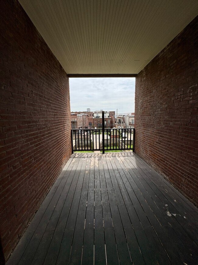 Building Photo - 2406 S 10th St